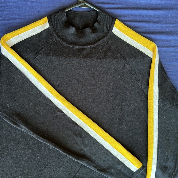 Black sweatshirt - Picture 4 of 5